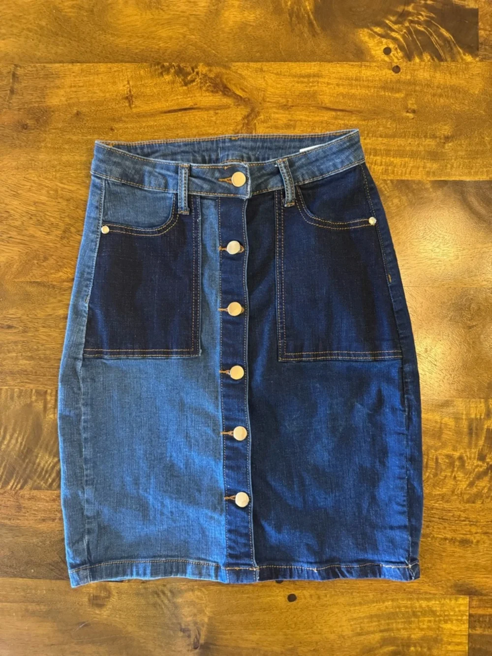Blue Patchwork Denim Button-Front Pencil Skirt - Picture 3 of 4